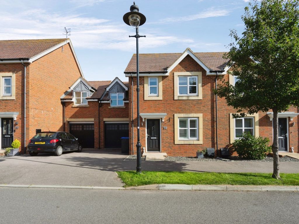 4 bed link detached house for sale in Nightingale Avenue, Worthing BN12