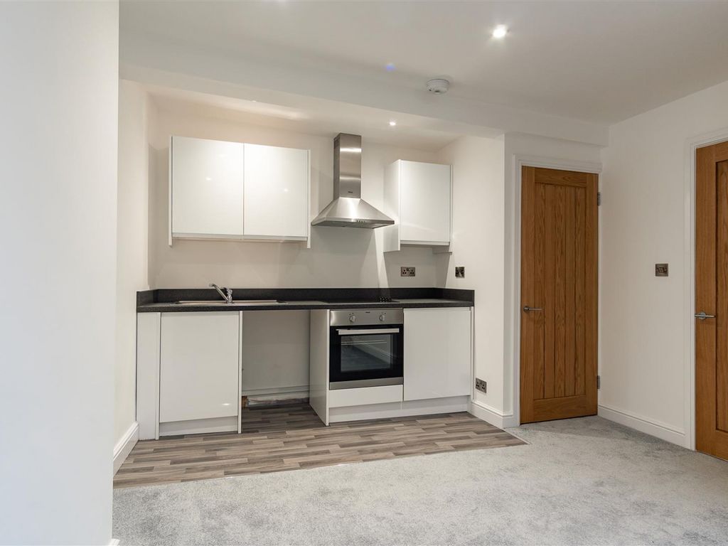 1 bed flat to rent in High Street, Littlehampton BN17 Zoopla