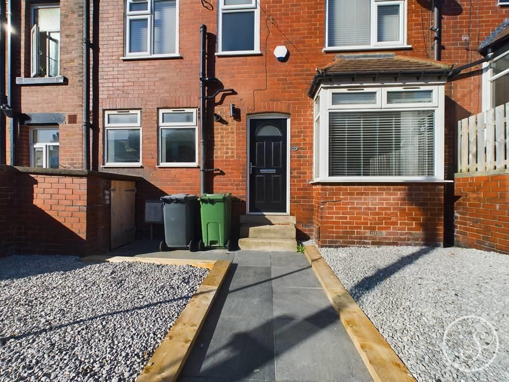 3 bed terraced house to rent in Woodside Place, Burley, Leeds LS4, £