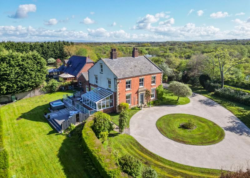 5 bed detached house for sale in Flag Lane, Bretherton, Leyland PR26, £
