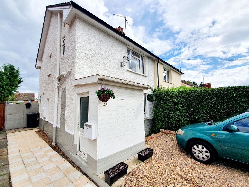 3 bed semidetached house for sale in Naseby Road, Kettering