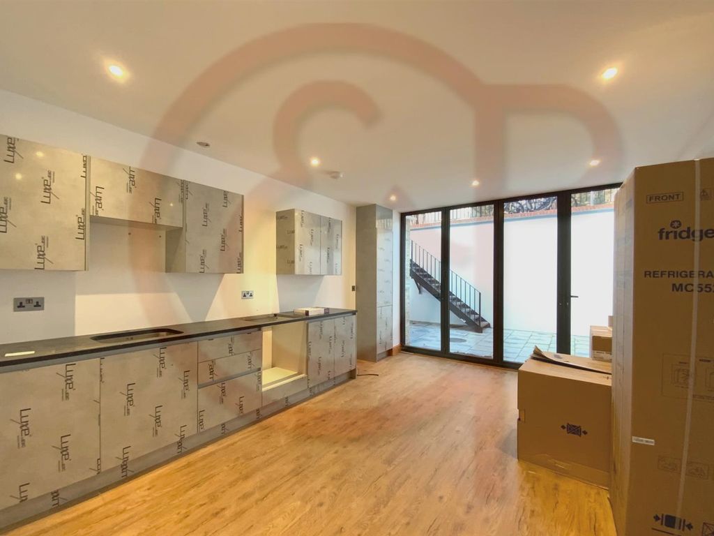 2 bed flat to rent in Madeley Road, Ealing W5 Zoopla