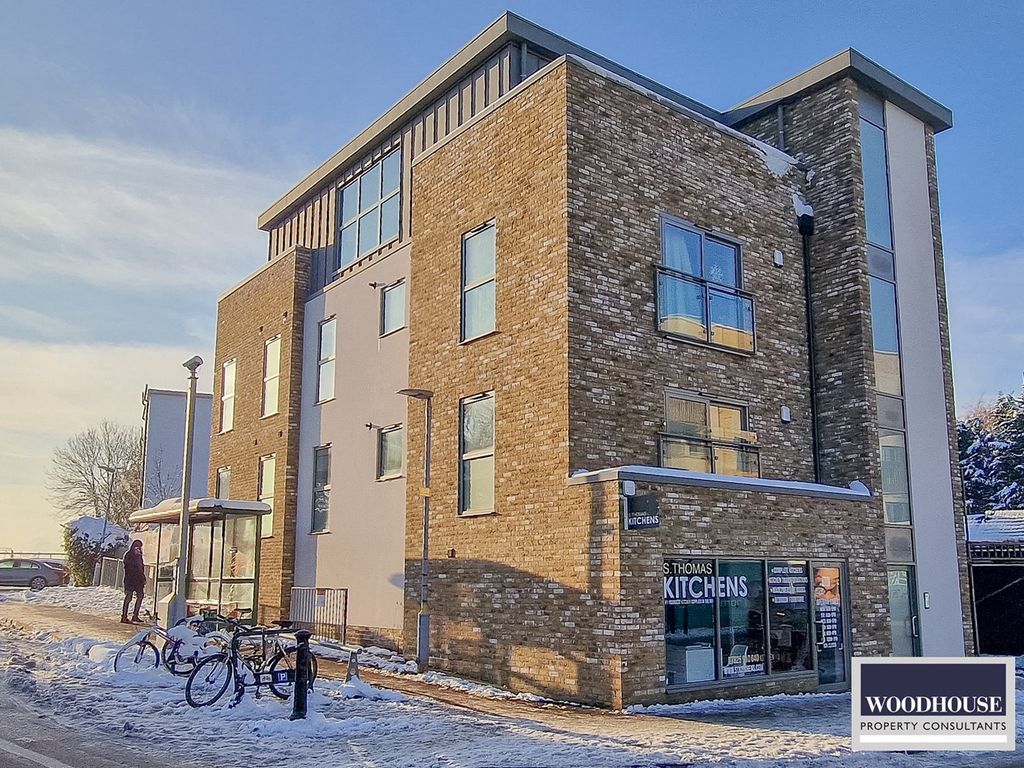 2 bed flat to rent in Windmill Lane, Cheshunt, Waltham Cross EN8 Zoopla