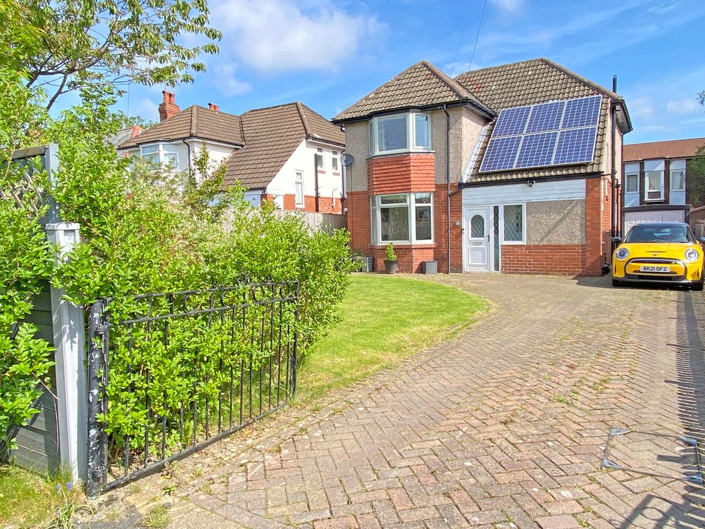 3 bed detached house for sale in St. Clements Road, Harrogate HG2, £