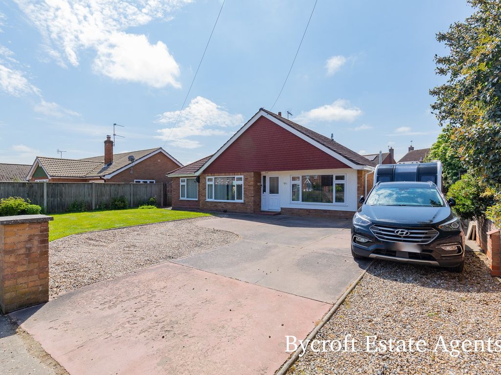 2 bed detached bungalow for sale in White Street, Martham, Great