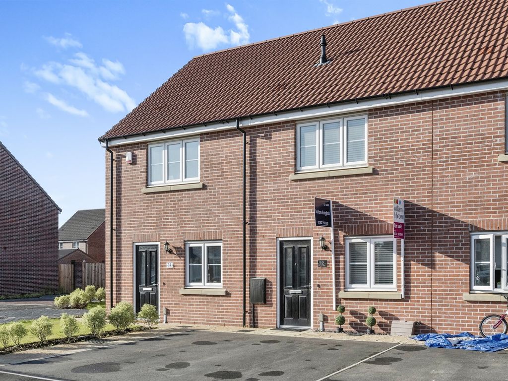 2 bed semidetached house for sale in Arlington Road, Hatfield