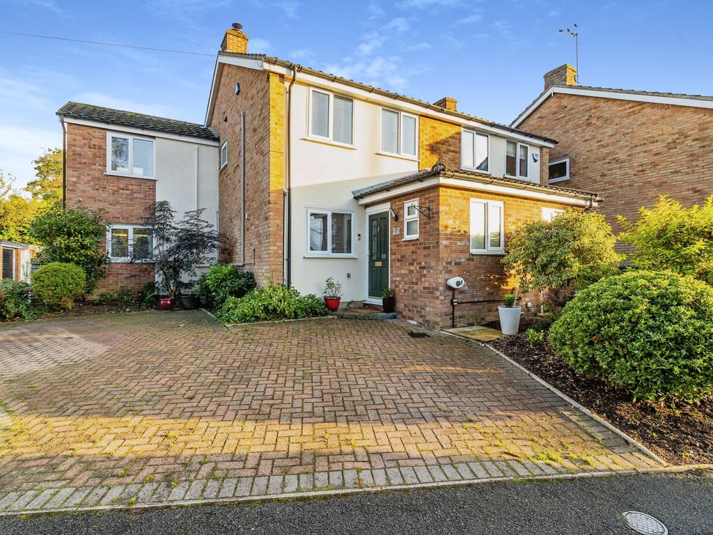 4 bed semidetached house for sale in Lombard Street, Lidlington