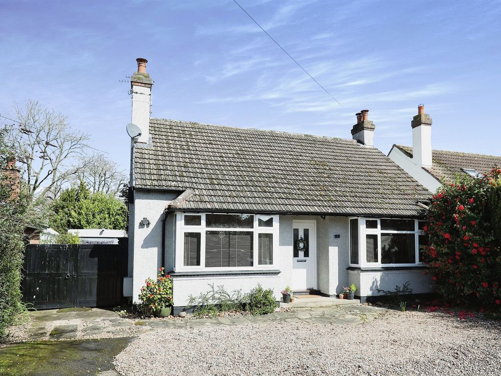 2 bed detached bungalow for sale in Crick Road, Hillmorton, Rugby CV21