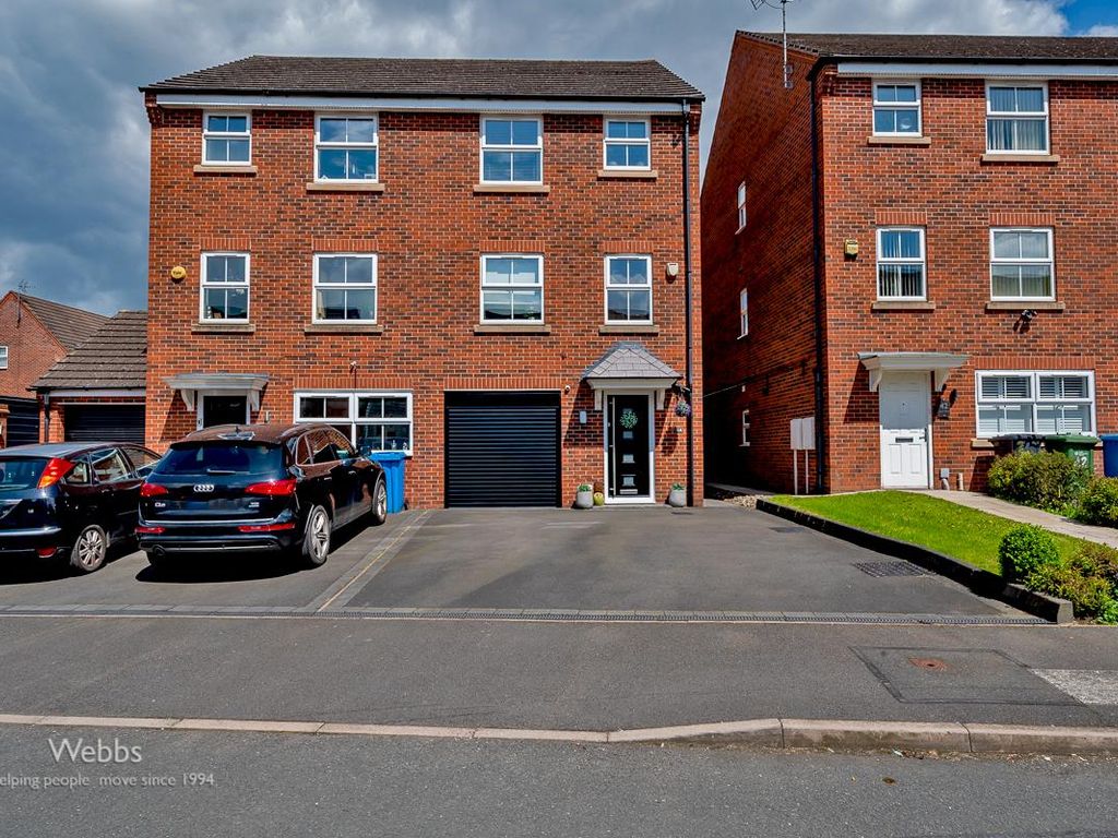 4 bed semidetached house for sale in Lupin Drive, Huntington, Cannock