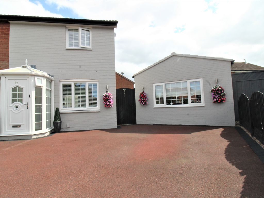 3 bed semidetached house for sale in Petersfield Close, Bootle L30