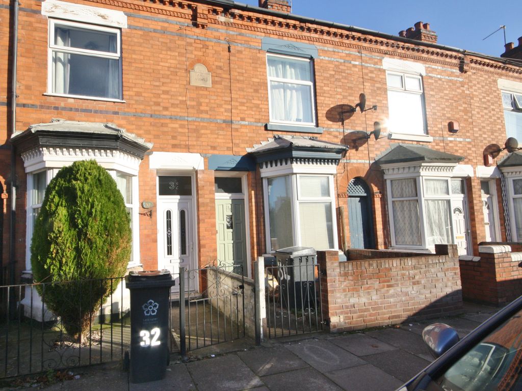3 bed terraced house to rent in Danvers Road, West End, Leicester LE3