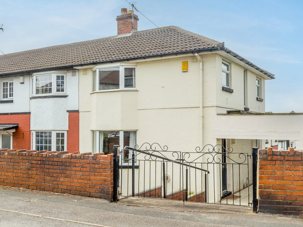 3 bed end terrace house for sale in Burley Wood Crescent, Burley, Leeds