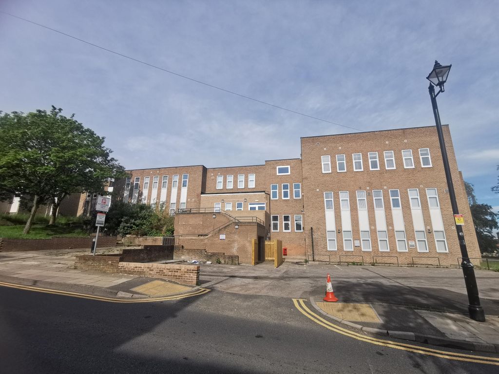 1 bed flat to rent in The Rockingham, West Street, Wath Upon Dearne S63