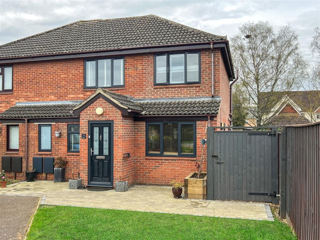 3 bed semidetached house for sale in Orchard Close, Cottenham, Cambridge CB24 Zoopla