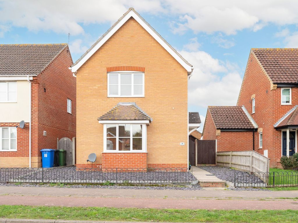 3 bed detached house for sale in Bentley Drive, Lowestoft NR32, £