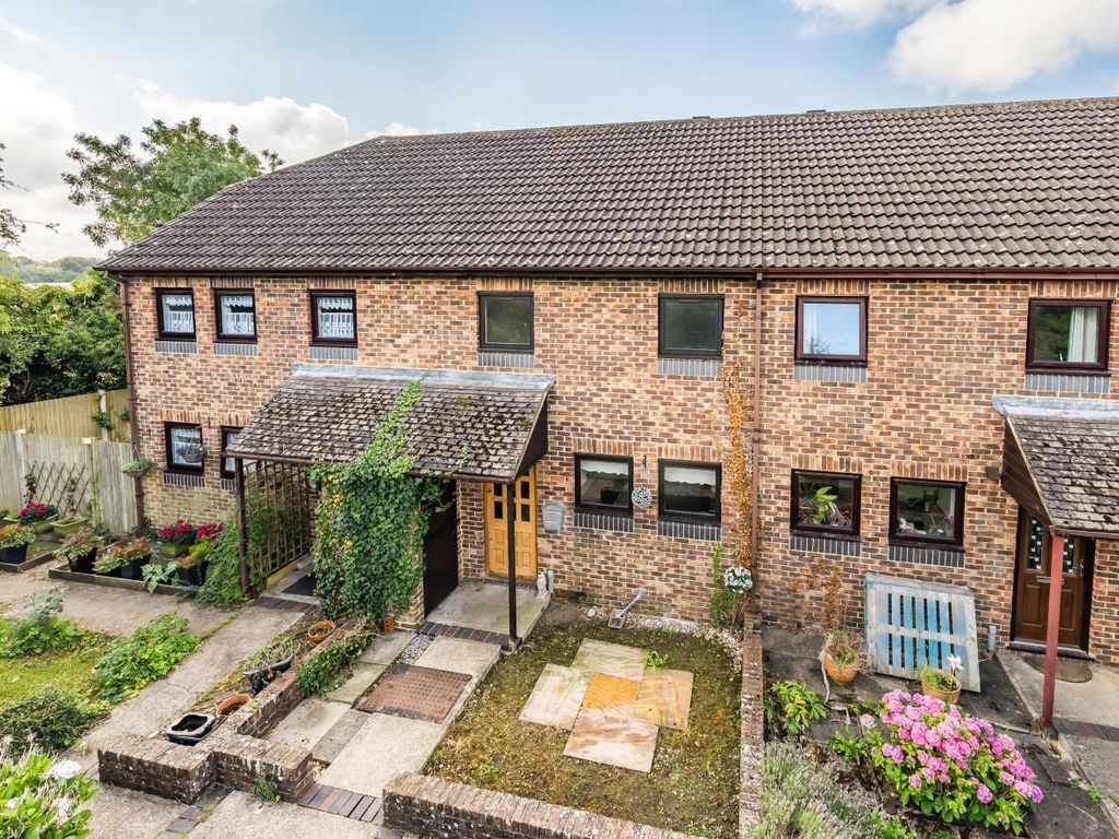 2 bed terraced house for sale in Wilsons Lane, East Farleigh, Maidstone