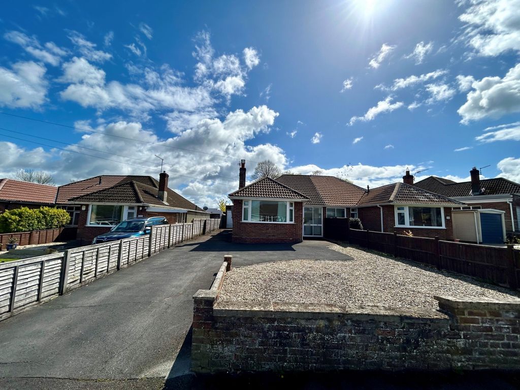 2 bed bungalow for sale in Tower Road, Yeovil BA21, £250,000 Zoopla