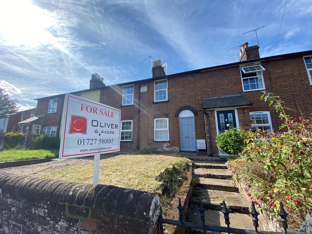 2 bed terraced house for sale in High Street, London Colney AL2, £