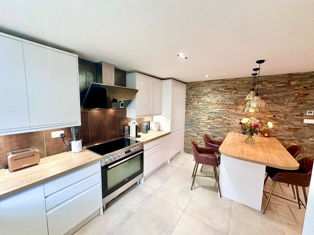 3 bed end terrace house for sale in Neath Court, Thornhill, Cwmbran