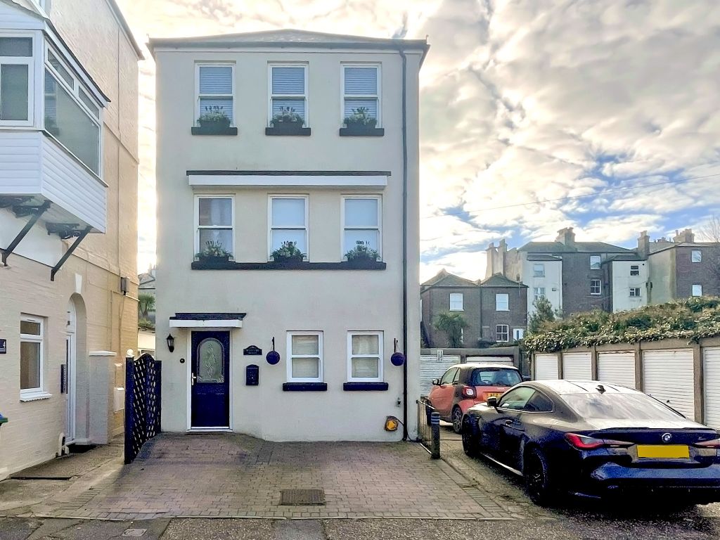 4 bed detached house for sale in Western Road, Littlehampton BN17 Zoopla