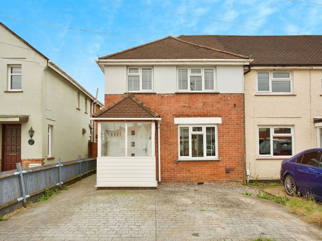 3 bed end terrace house for sale in Locksley Road, Eastleigh SO50, £