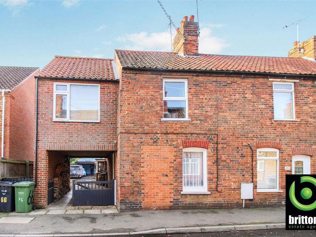 3 bed terraced house for sale in Station Road, King's Lynn