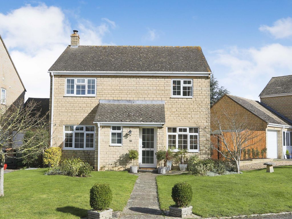 4 bed detached house for sale in Bloxham Road, Broadway, Worcestershire