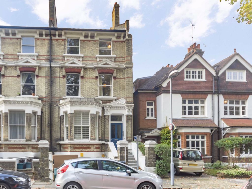 3 bed flat to rent in St. Andrews Square, Surbiton KT6 Zoopla