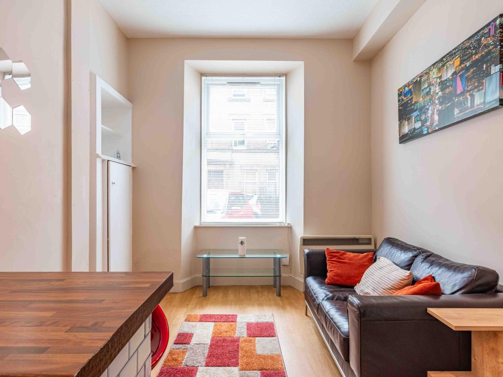 1 bed flat to rent in Wardlaw Street, Edinburgh EH11, £950 pcm Zoopla