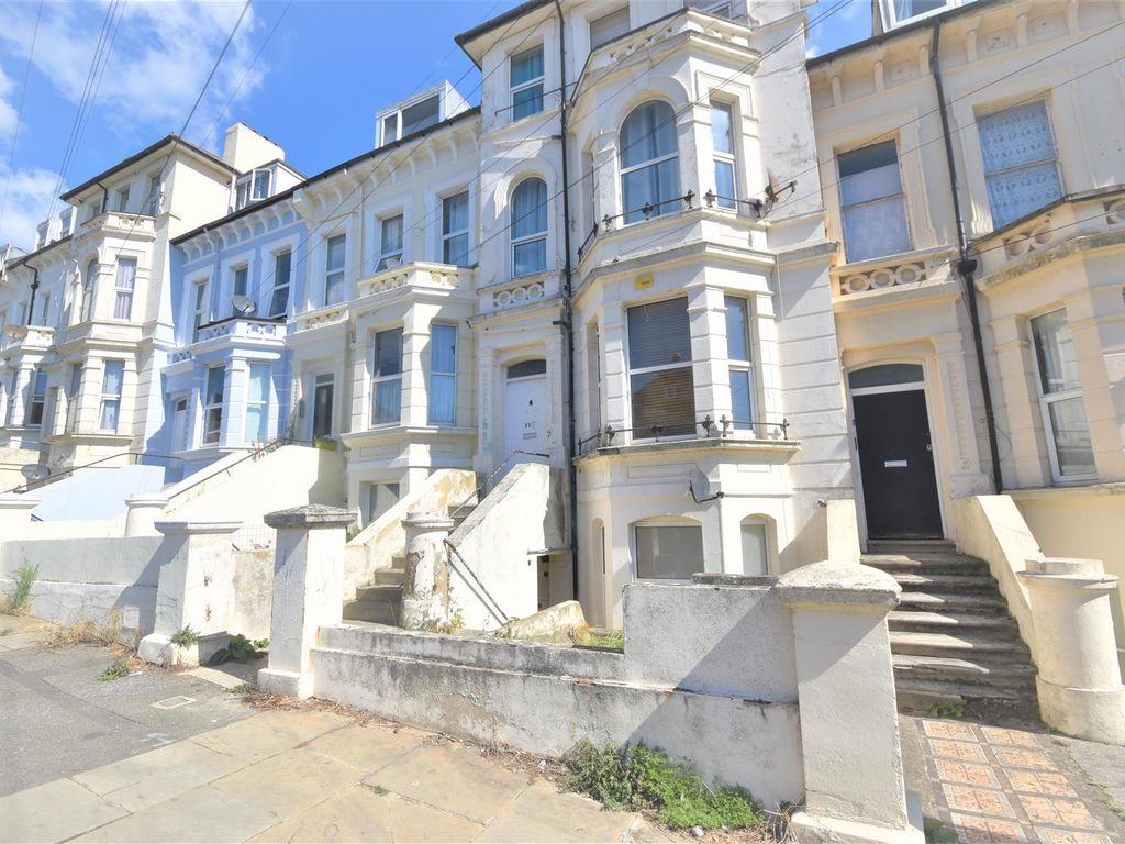 4 bed to rent in Kenilworth Road, St. LeonardsOnSea TN38