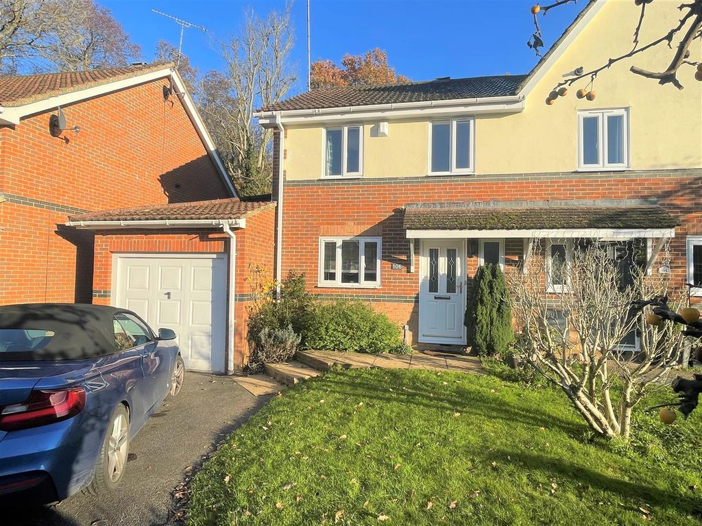 3 bed semidetached house to rent in Henley Meadows, St. Michaels