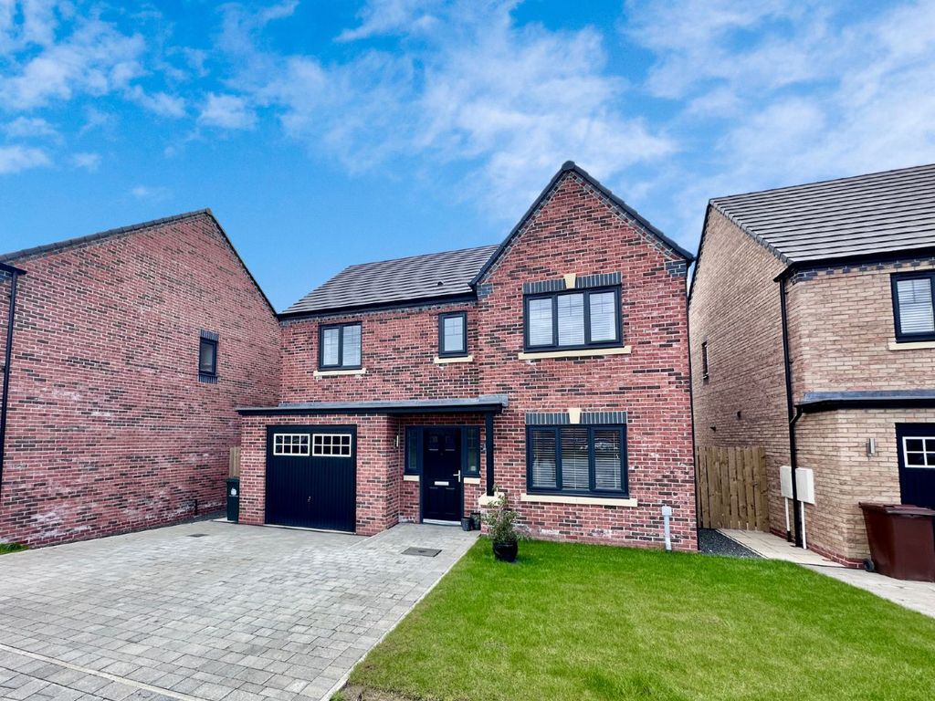4 bed detached house for sale in White House Drive, Killingworth NE12, £415,000 Zoopla