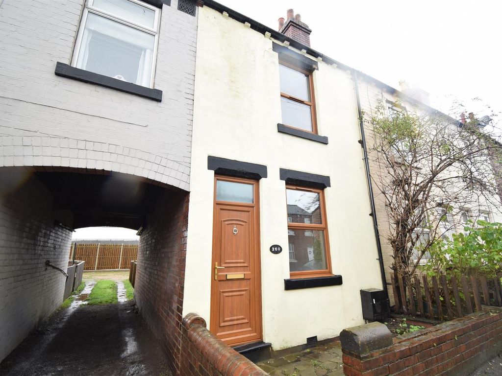 3 bed terraced house to rent in Wakefield Road, Ossett WF5, £750 pcm Zoopla