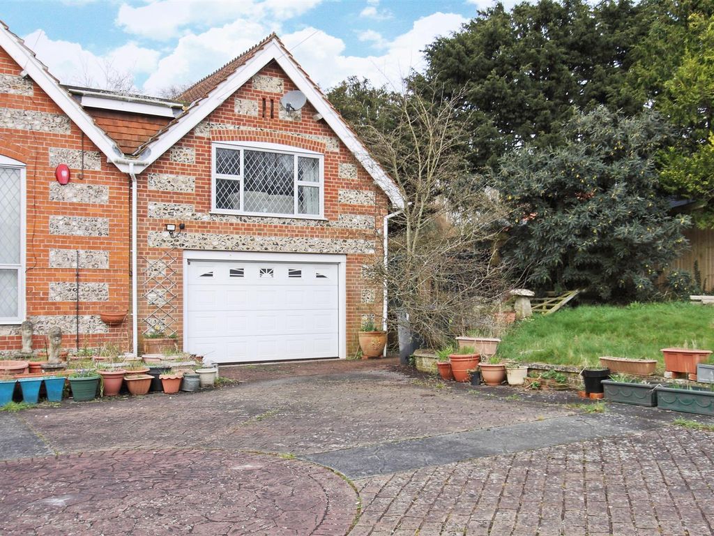 1 bed flat to rent in Tidworth Road, Salisbury SP4, £700 pcm Zoopla