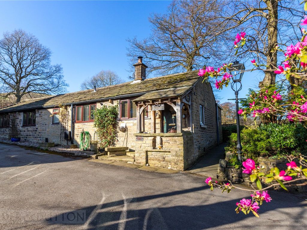 2 bed detached bungalow for sale in Turnlee Road, Glossop, Derbyshire