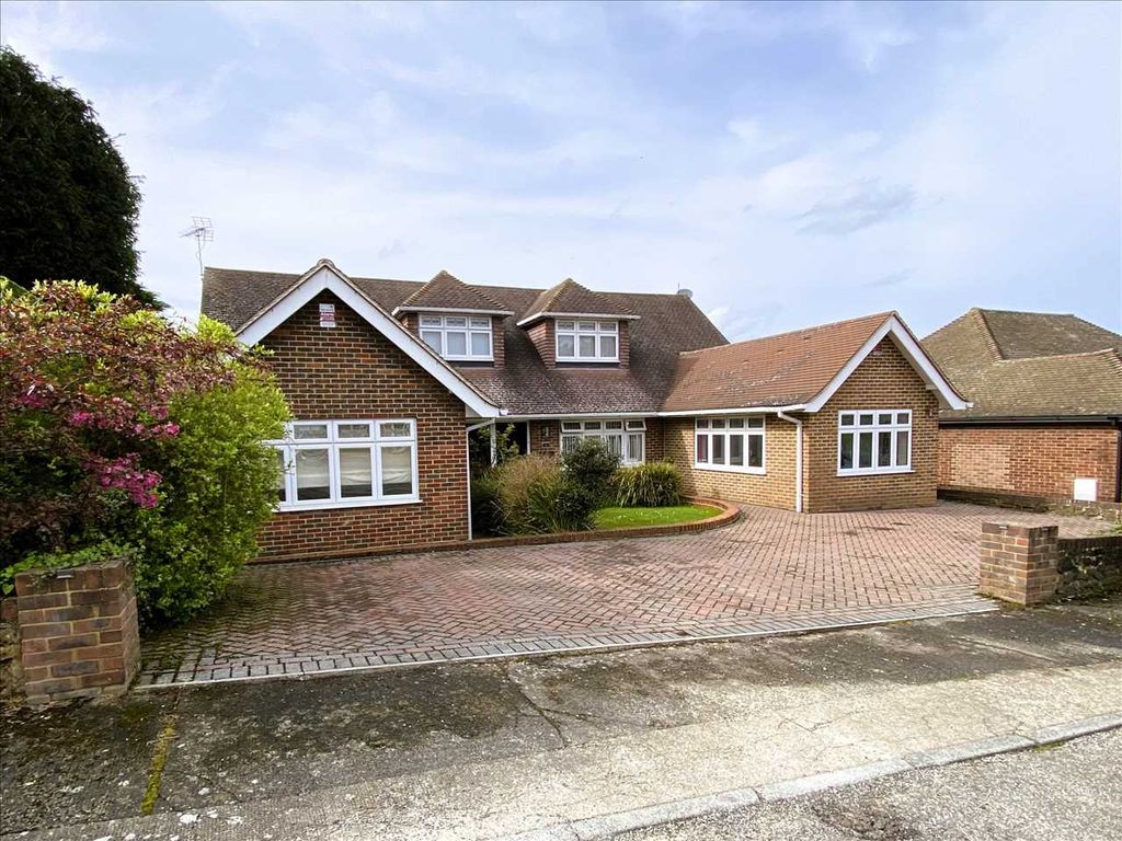6 bed detached house for sale in The Yews, Gravesend DA12, £950,000 Zoopla