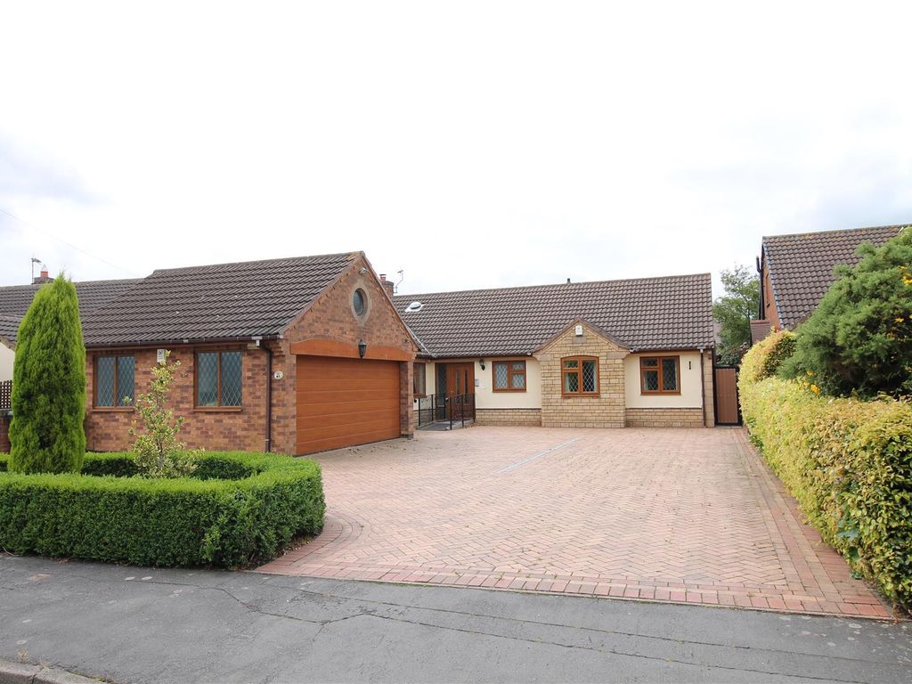 3 bed detached bungalow for sale in Parkdale, Ibstock, Leicestershire LE67, £389,950 Zoopla