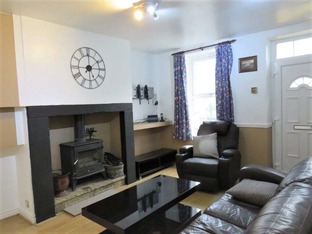 1 bed terraced house for sale in Belle Vue Terrace, Guiseley, Leeds LS20, £150,000 Zoopla