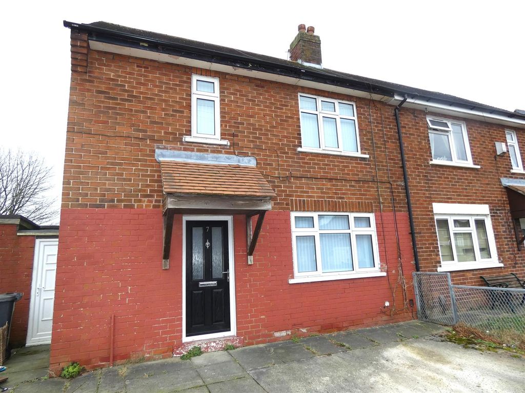 3 bed property to rent in Hareden Road, Ribbleton, Preston PR2, £795