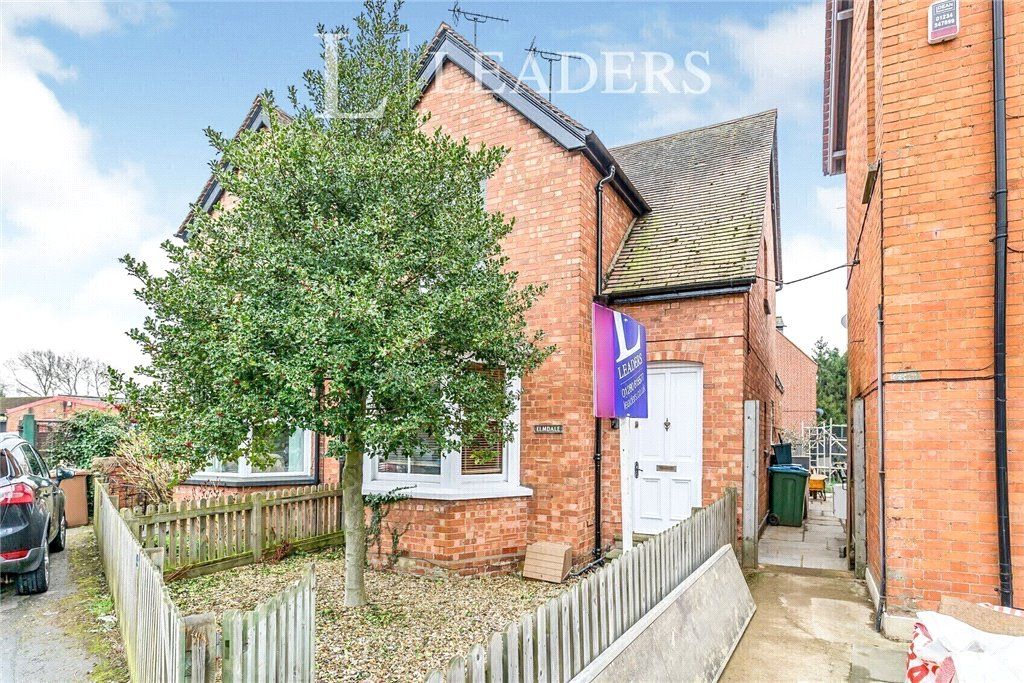 2 bed semidetached house for sale in Stratford Road, Buckingham