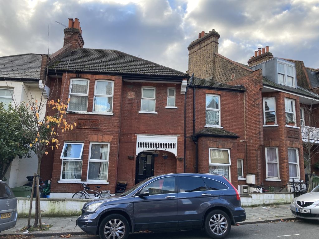 7 bed terraced house for sale in Shrubbery Road, London SW16, £999,999