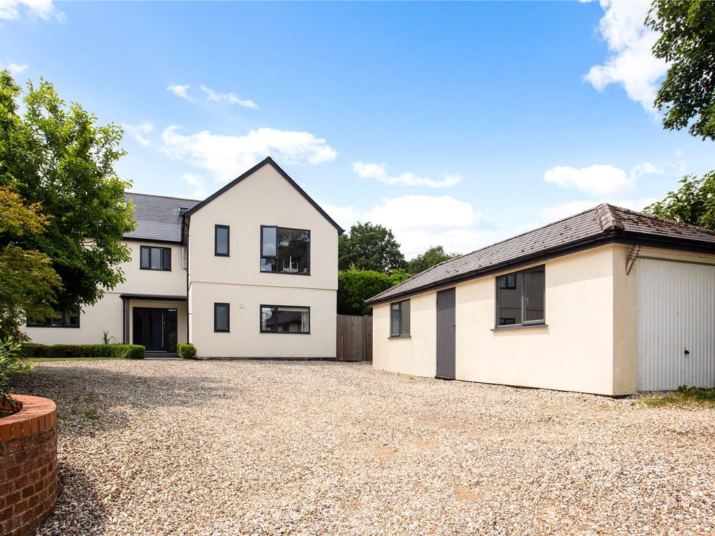 7 bed detached house for sale in Hampstead Norreys Road, Hermitage