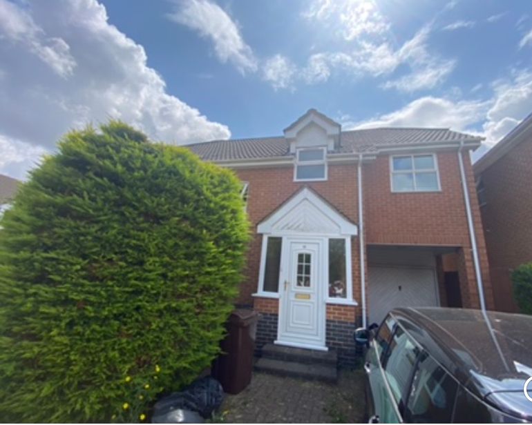 4 bed detached house to rent in Hawthorn Road, Ashford TN23 Zoopla