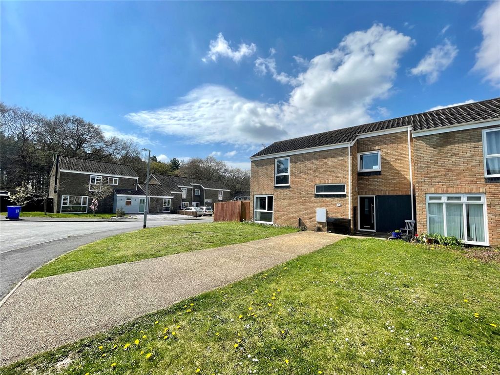 3 bed end terrace house for sale in Redwood Lane, RAF Lakenheath