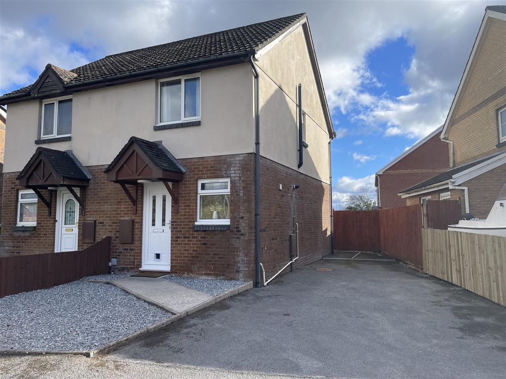 2 bed semidetached house for sale in Clos Y Cwm, Penygroes, Llanelli