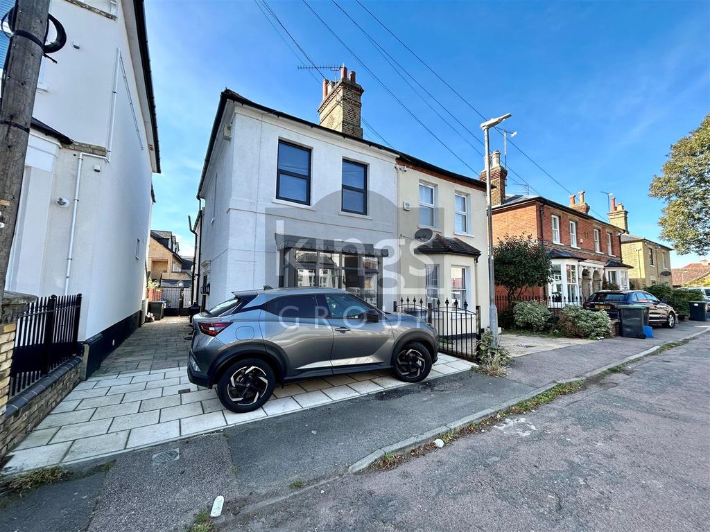 3 bed semidetached house for sale in Manor Road, Waltham Abbey EN9, £