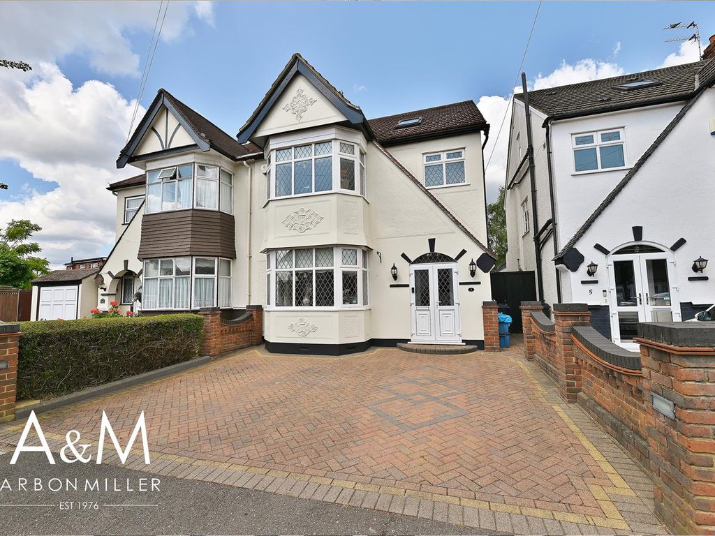 4 bed semidetached house for sale in Greenleafe Drive, Barkingside