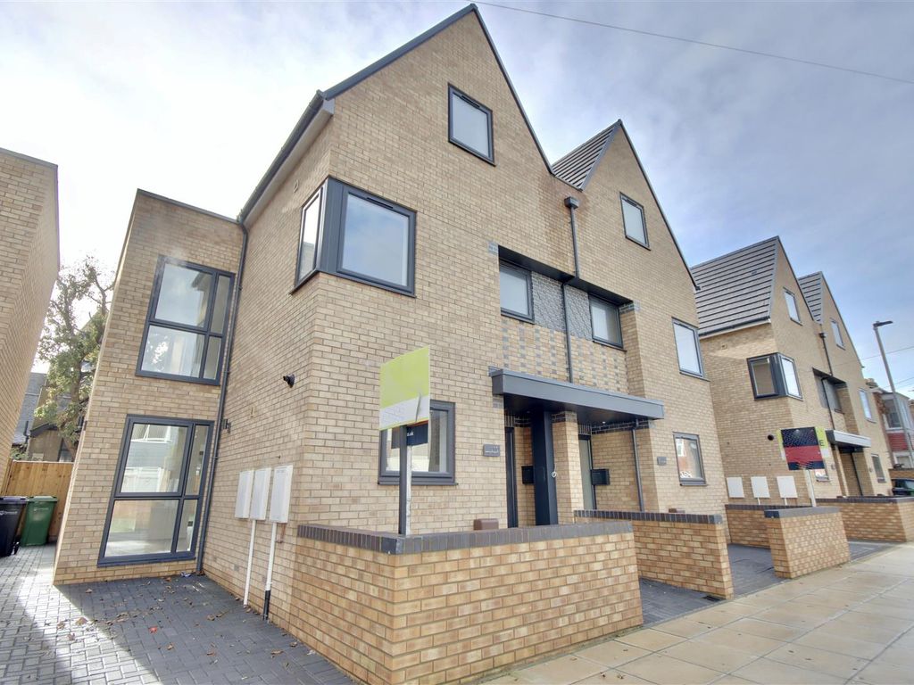 New home, 4 bed town house for sale in Compton Road, Portsmouth PO2