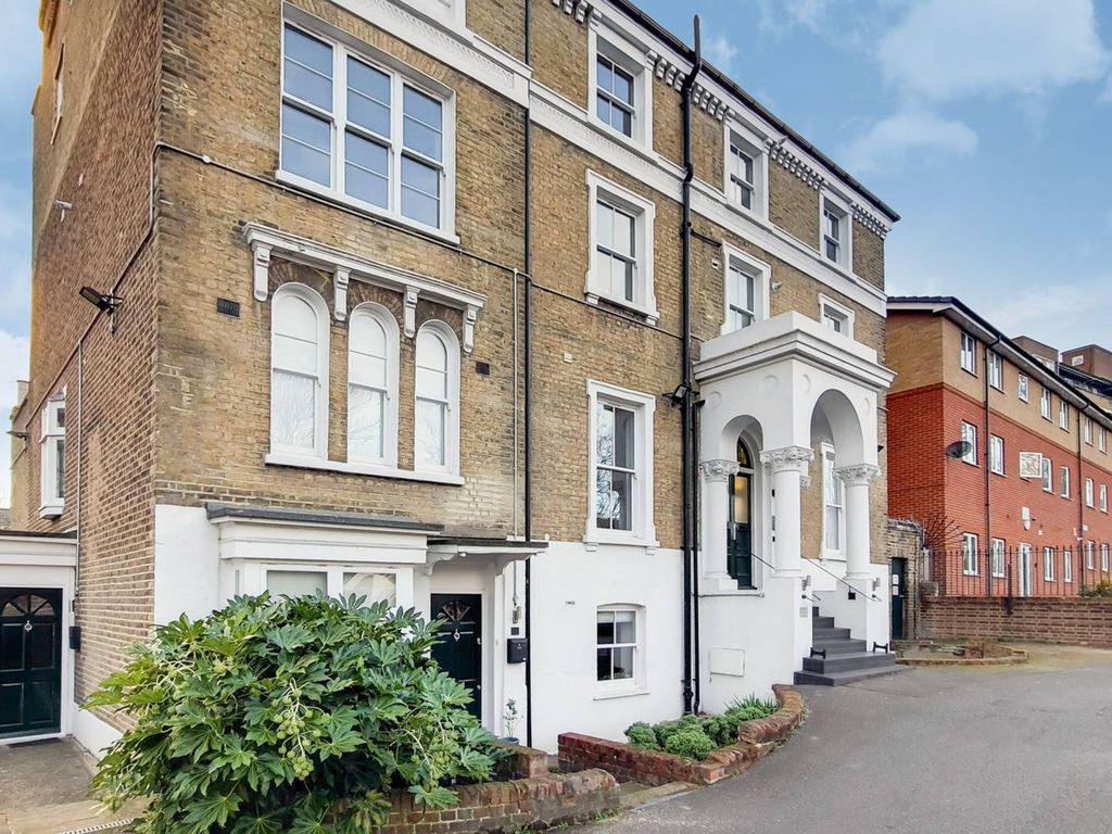 2 bed flat to rent in Tulse Hill, Tulse Hill, London SW2, £1,960 pcm