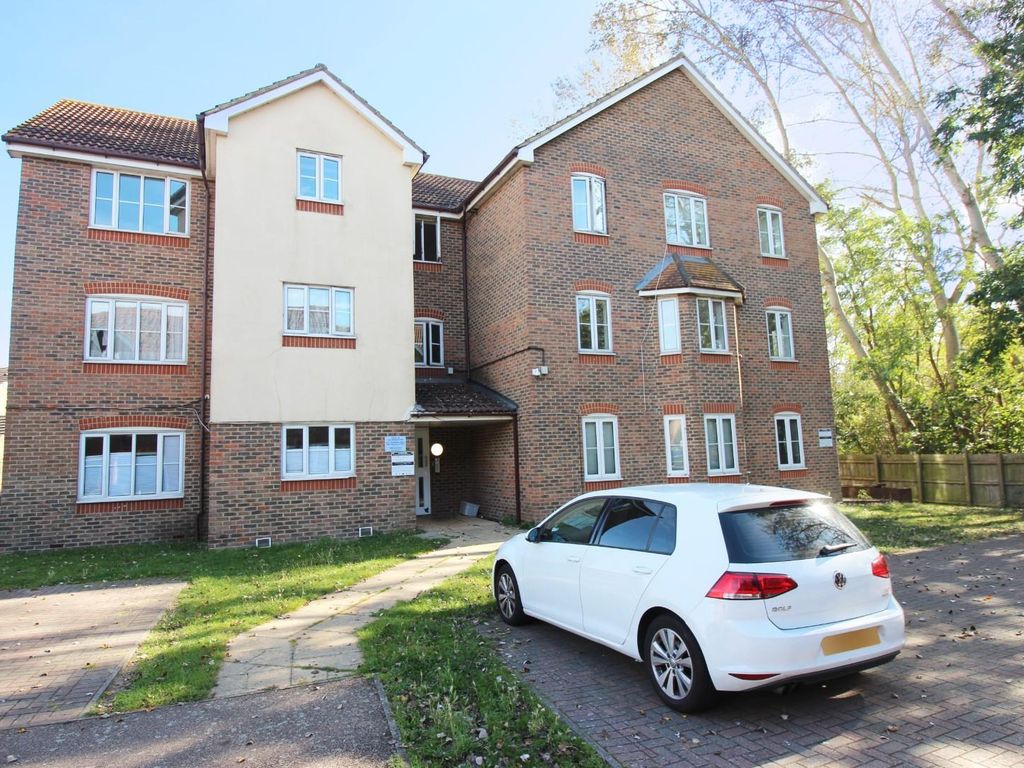 2 bed flat for sale in Redbourne Drive, London SE28, £195,000 Zoopla